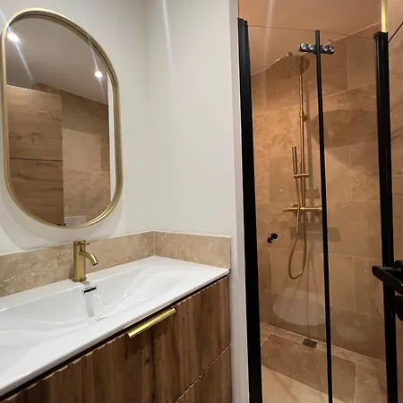 Premium With Balcony In The Heart Of شقة
